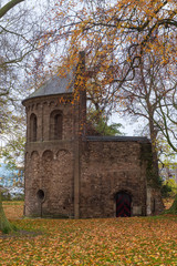 Fototapeta na wymiar Die Ruine der St. Martinskapelle (auch Barbarossaruine genannt) in Nijmegen/NL