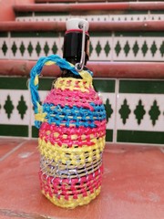 Bonita botella tradicional de Ruman&iacute;a