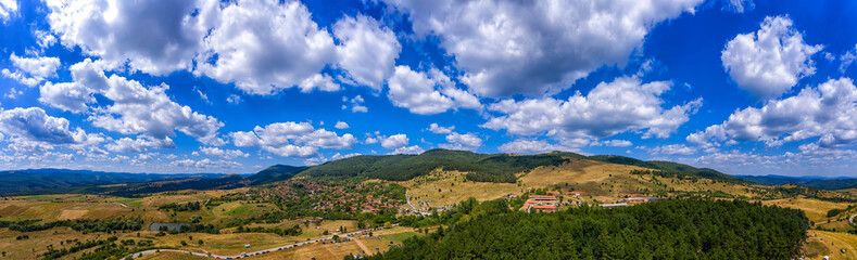 Fototapeta na wymiar amazing aerial panorama of beautiful clouds over the mountain