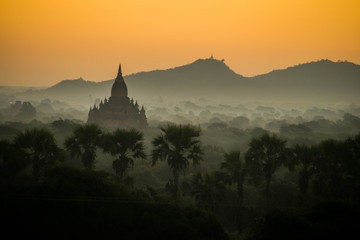 Obraz premium Atardecer en Bagan, Myanmar