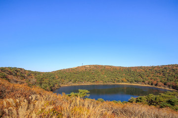 秋のえびの高原　白紫池　宮崎県えびの市　Ebino plateau　 Byakushi pond　autumn　Miyazaki　Ebino city