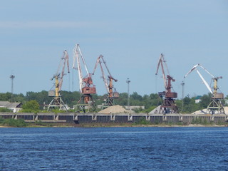 Портовые краны © golisin