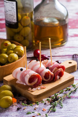 bacon and olives, delicious slices