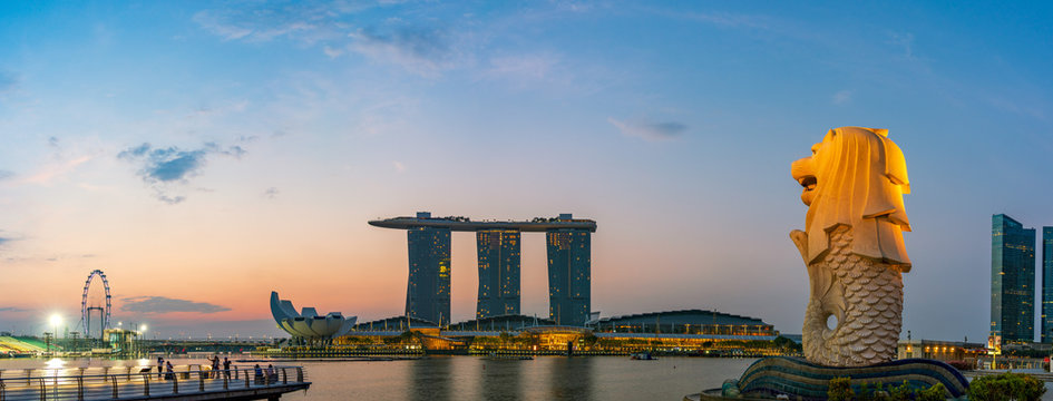 SINGAPORE - July 29 2018 : Merlion at sunrise time at Marina bay area, Singapore	