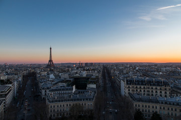 La ville de Paris shootée depuis le toit de l'Arc de Triomphe