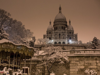 Image of nights in the city of Paris during the heavy snowfall of February 07, 2018.