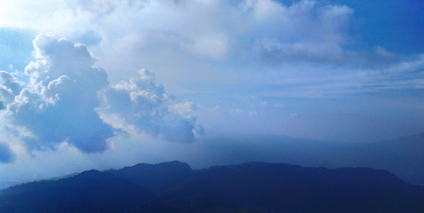 Naklejka premium mountain with blue sky