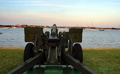 Fototapeta premium Military Howitzer inert display faces Matanzas Bay in St. Augustine, Fla. 
