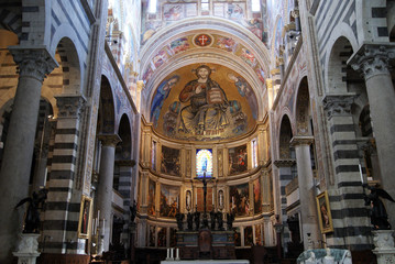 Fototapeta na wymiar Inside Church of Pisa