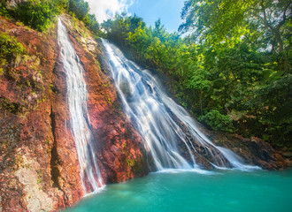 Fototapeta na wymiar Na Muang 1 waterfall, Koh Samui, Thailand