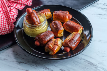 Mini Pretzel Dogs Mustard