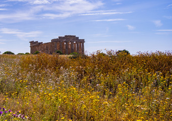 Selinunt Antic Greek City © olakamyk