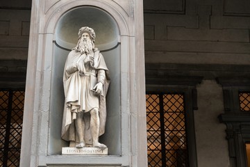 Statua di Leonardo da Vinci - Firenze - Toscana - Italia