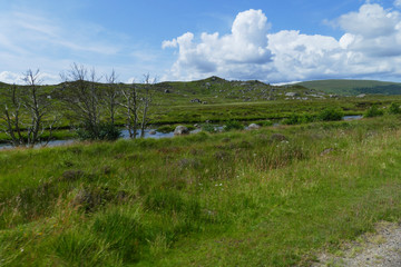 Fluss Black Water in den Highlands von Schottland, Großbritanien