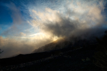 Nuvole sull'Etna