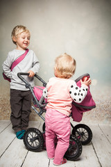 Lachende Kinder