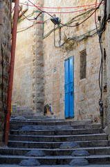 Porte bleue