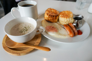 カフェ / モーニング