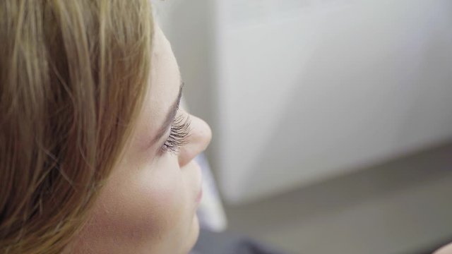 future bride make eyelash extensions