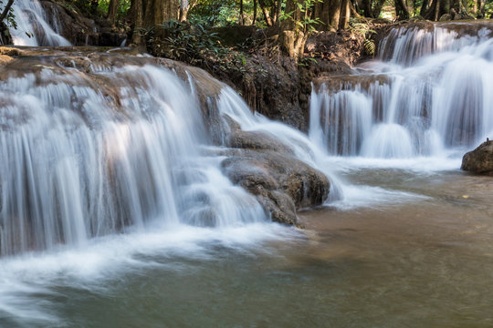 Kroeng Krawia Waterfall, Kanchanaburi Thailand © jeffy1139