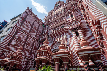 Jami-Ul-Alfar Mosque (also known as Red Masjid Mosque) is a historic mosque in Colombo, the capital...