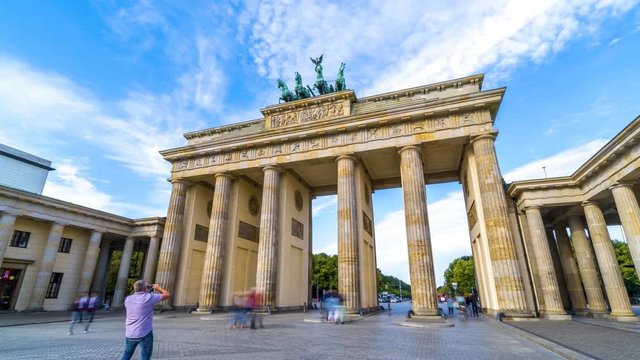 The Brandenburg Gate (German: Brandenburger Tor) is a structure in Berlin, Germany. It is the only remaining gate through which people used to enter Berlin time lapse hyperlpase video in 4k