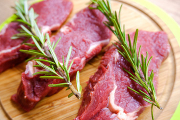 beef, food, steak, meat, grilled, barbecue, sirloin, rosemary, fillet, meal, cut, background, tenderloin, roasted, grill, red, ribeye, pepper, beefsteak, bbq, wooden, dinner, roast, cooking, dark, ing