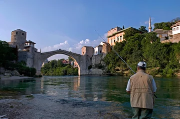 Papier Peint photo autocollant Stari Most Le Stari Most (vieux pont), l& 39 emblème de la ville de Mostar en Bosnie-Herzégovine.