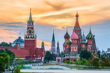 Zelfklevend Fotobehang Moskou Kremlin en St. Basil& 39 s Cathedral op het Rode Plein, Moskou, Rusland
