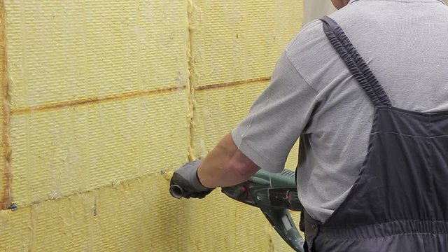 House thermal insulation with wool