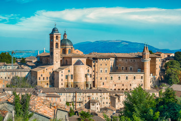 Fototapeta na wymiar Vista di Urbino nelle Marche