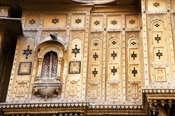 Obraz premium Traditional architectural details of Haveli or palace at Jaisalmer, Rajasthan, India