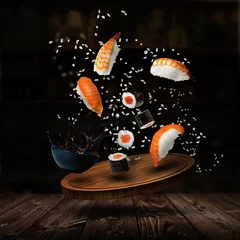 Fotobehang Sushi bar Flying sushi