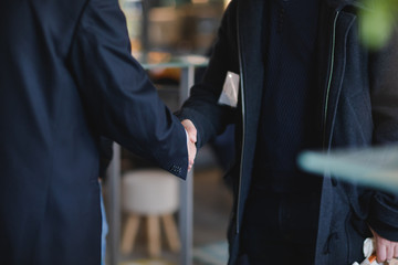 Poignée de mains © lorabarra