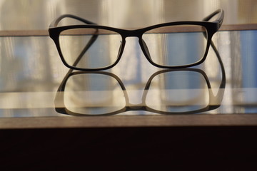 愛用の黒縁メガネ