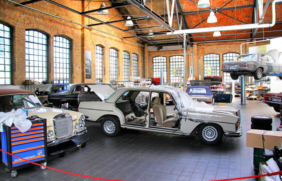 Workshop of the museum of vintage cars Classic Remise