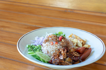 Fototapeta Rice seasoned with Shrimp Paste. (Khao Kluk Ka Pi) obraz