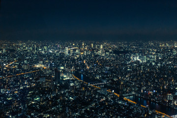 街明かり広がる風景