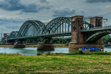 Fototapeta na wymiar Köln Südbrücke Eisenbahnbrücke