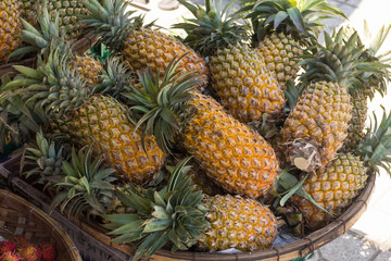Obraz premium Organic Asian Fruits at Farmer's Market and Healthy food