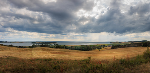 Fototapeta na wymiar Panorama Aussicht von den Zickersche Berge nach Groß Zicker auf der Insel Rügen