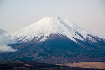 Fototapeta na wymiar 冬の富士山　日照りなし