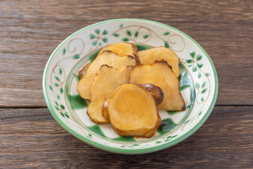 キクイモのしょうゆ漬け