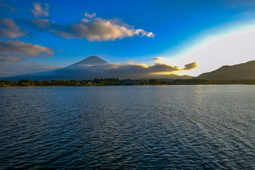 Fototapeta premium Mount Fuji's View from Kawafuchiko Lake