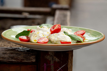 tomato and mozzarella cheese salad