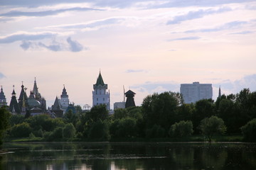 Fototapeta na wymiar Kremlin in Izmailovo. Reflection in the lake