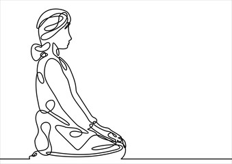 woman practicing yoga-continuous line drawing