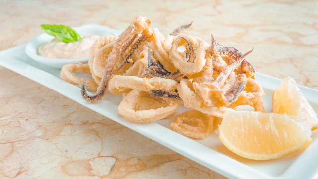 Entrada de rabas fritas de calamar