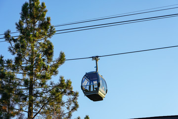 The lift up to the snow mountain 