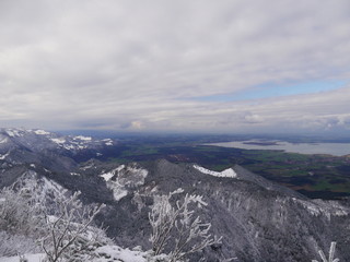 Obraz premium Hochfelln, Deutschland: Panorama über Alpen und den Chiemsee